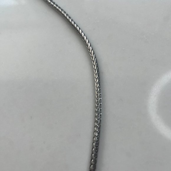 Silver color chevron chain necklace - Picture 4 of 5